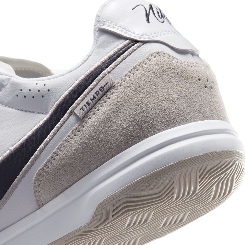 Load image into Gallery viewer, Nike Tiempo Streetgato Indoor/Court Low-Top Soccer Shoes
