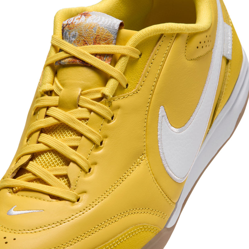 Load image into Gallery viewer, Nike Tiempo Streetgato Indoor/Court Low-Top Soccer Shoes
