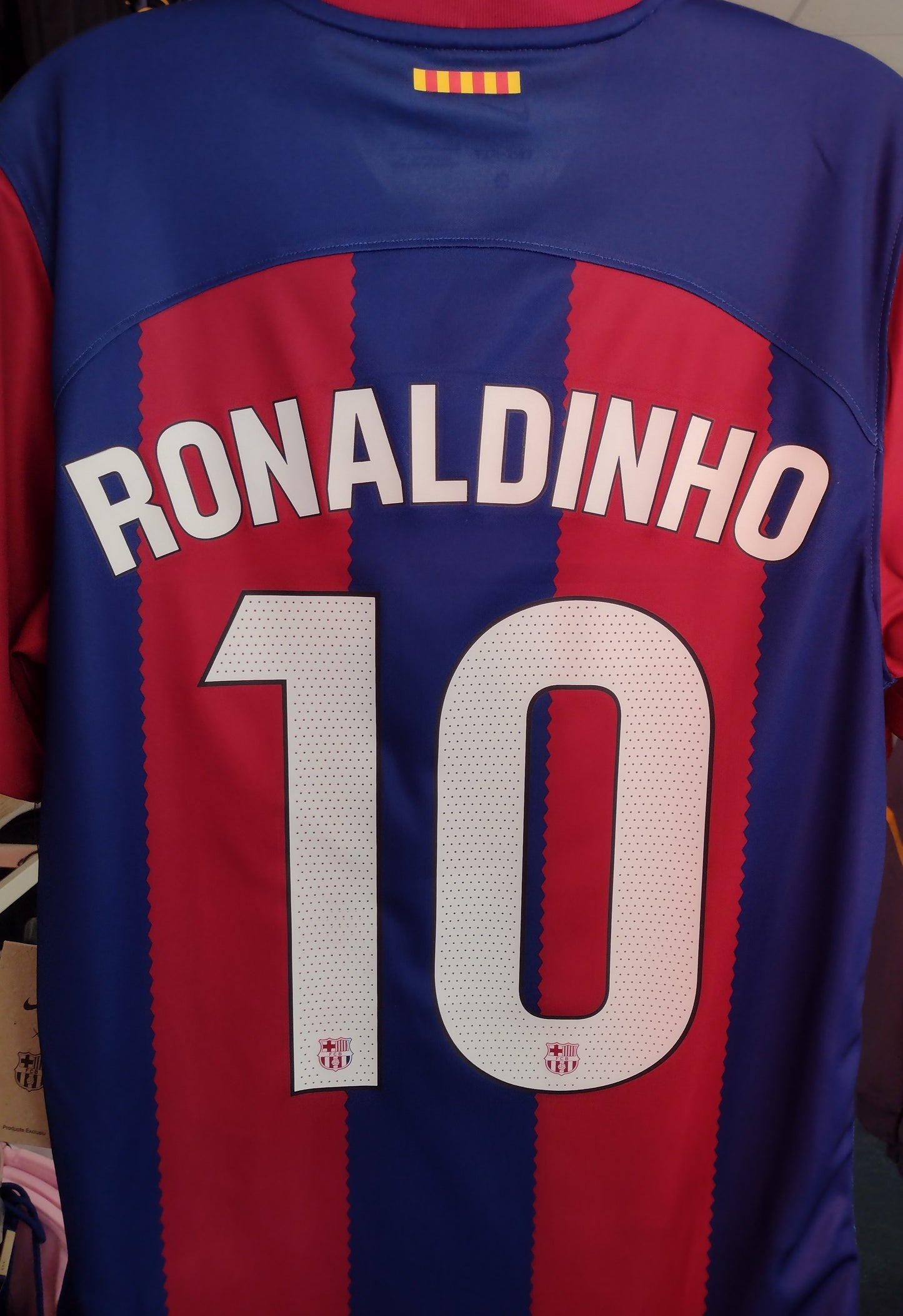 Ronaldinho #10 Nike Men's FC Barcelona 2023/24 Blank front No front Sponsor logo