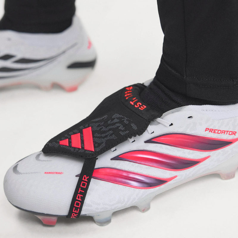 Load image into Gallery viewer, Predator Elite Fold-over Tongue Firm-Ground Soccer Cleats
