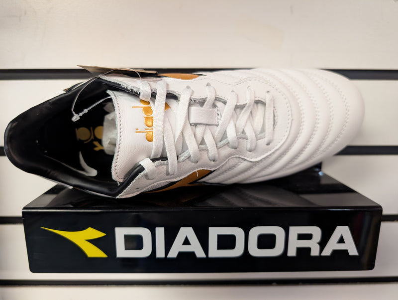 Load image into Gallery viewer, Diadora Brasil LT+ MDPU White Gold Soccer Cleats
