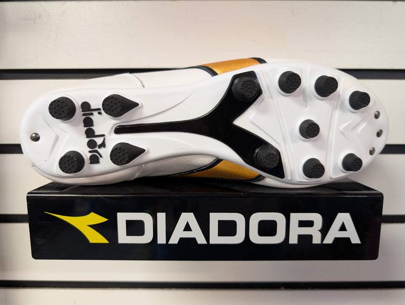 Load image into Gallery viewer, Diadora Brasil LT+ MDPU White Gold Soccer Cleats
