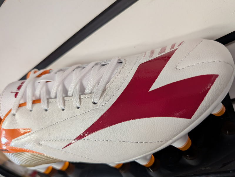 Load image into Gallery viewer, Diadora Maximus Elite LT SLP12 Leather Soccer Cleats
