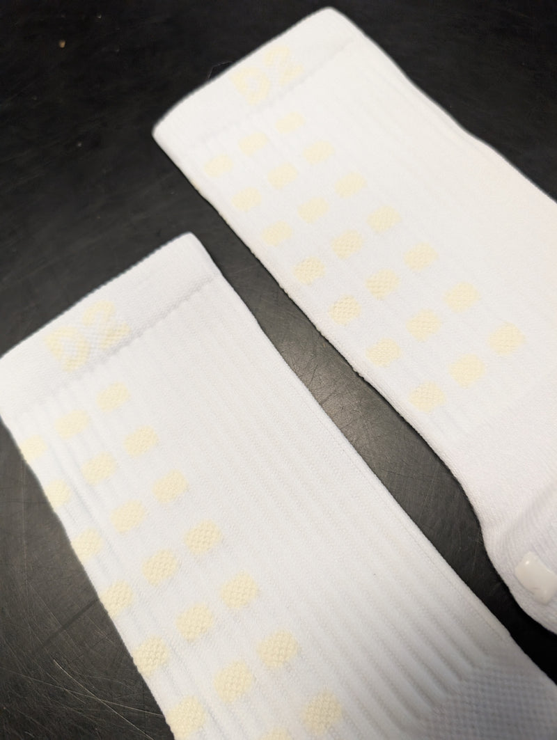 Load image into Gallery viewer, D2 Grip Socks Crew Length
