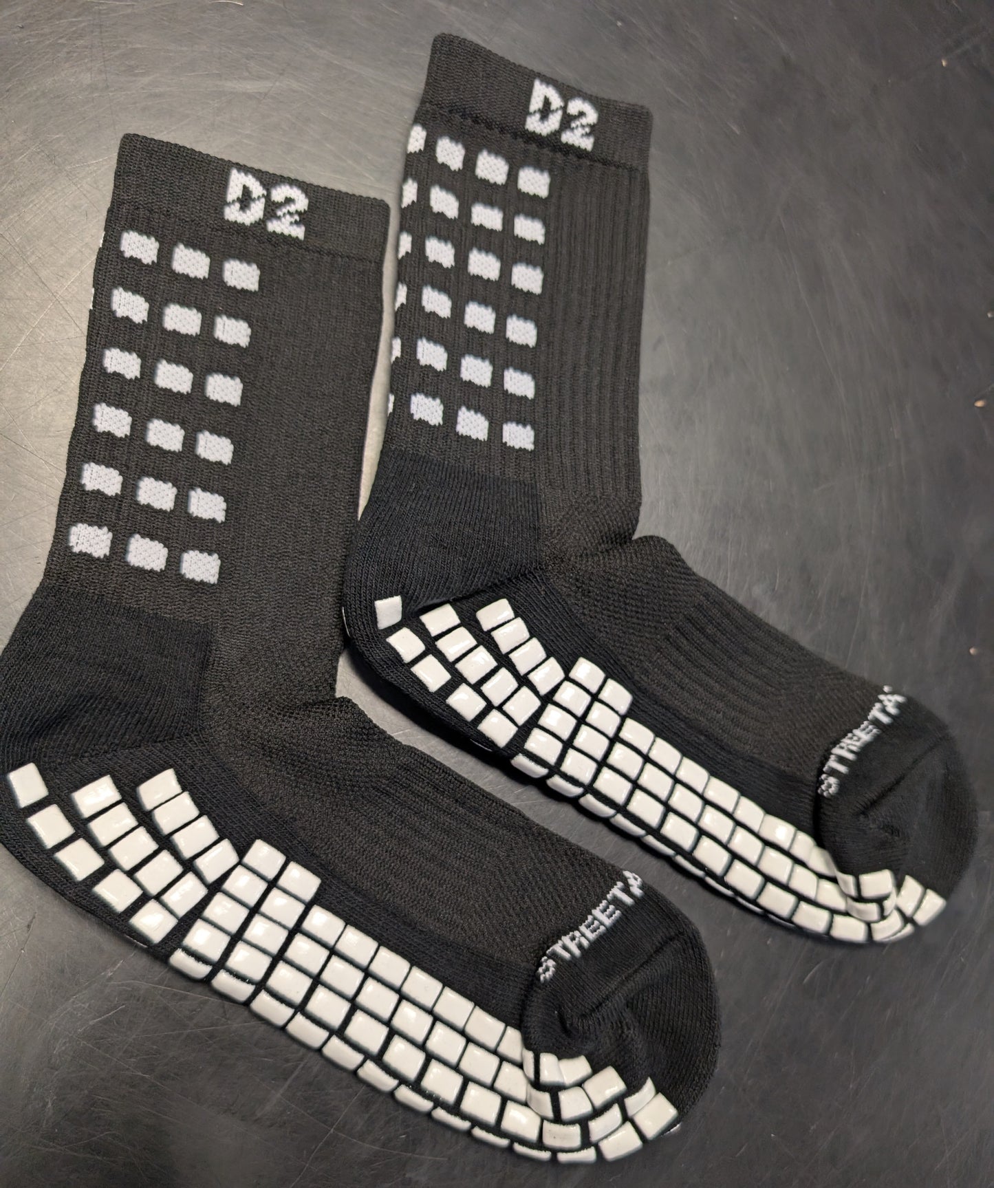 D2 Black Grip Socks