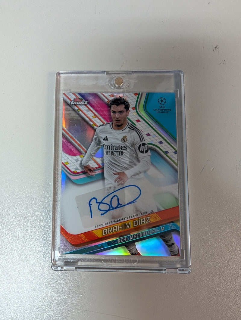 Load image into Gallery viewer, Brahim Diaz Real Madrid Autograph Topps Finest  #BA-BD
