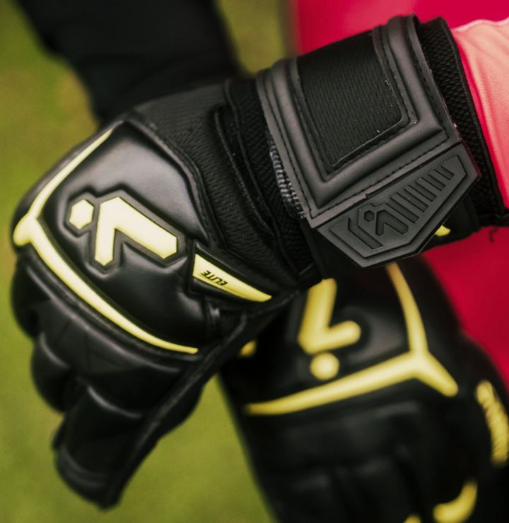 Load image into Gallery viewer, Gladiator Elite 3 Goalkeeper Glove
