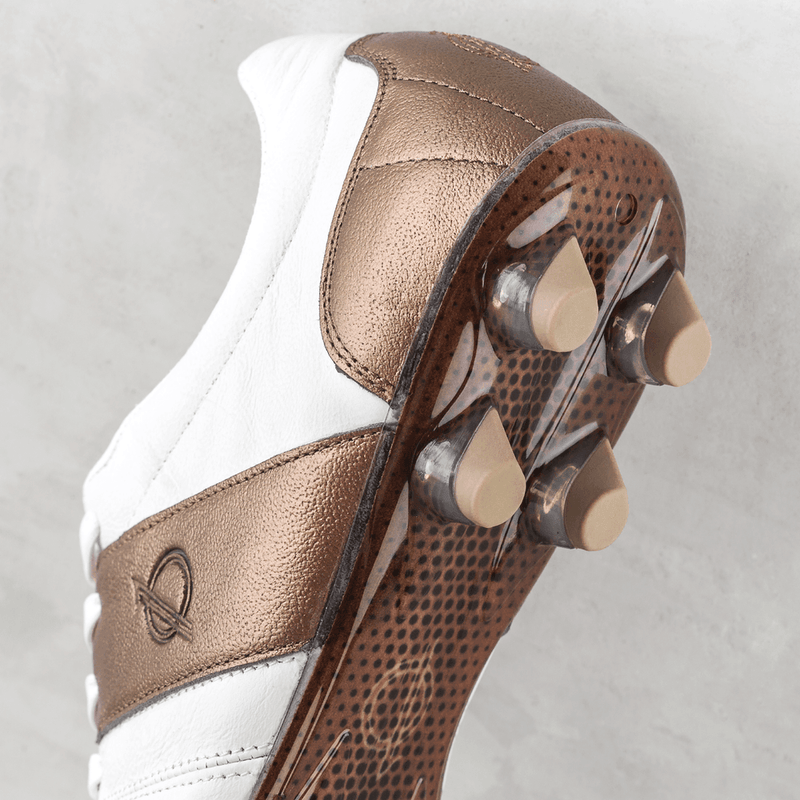 Load image into Gallery viewer, Unozero Modelo 1.0 Firm Ground Soccer Cleats White Gold
