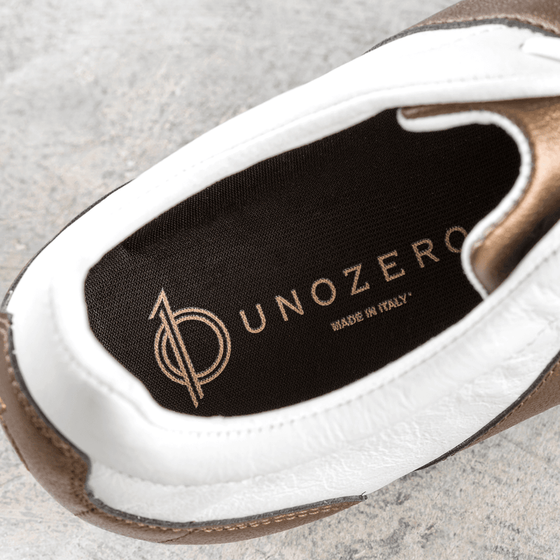 Load image into Gallery viewer, Unozero Modelo 1.0 Firm Ground Soccer Cleats White Gold

